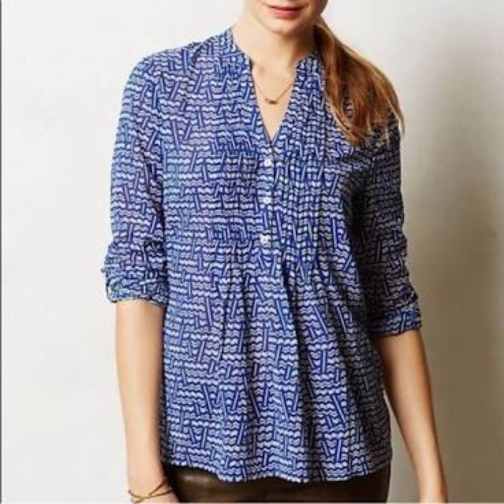Anthro HD In Paris Blue/White Chevron Top Size 6